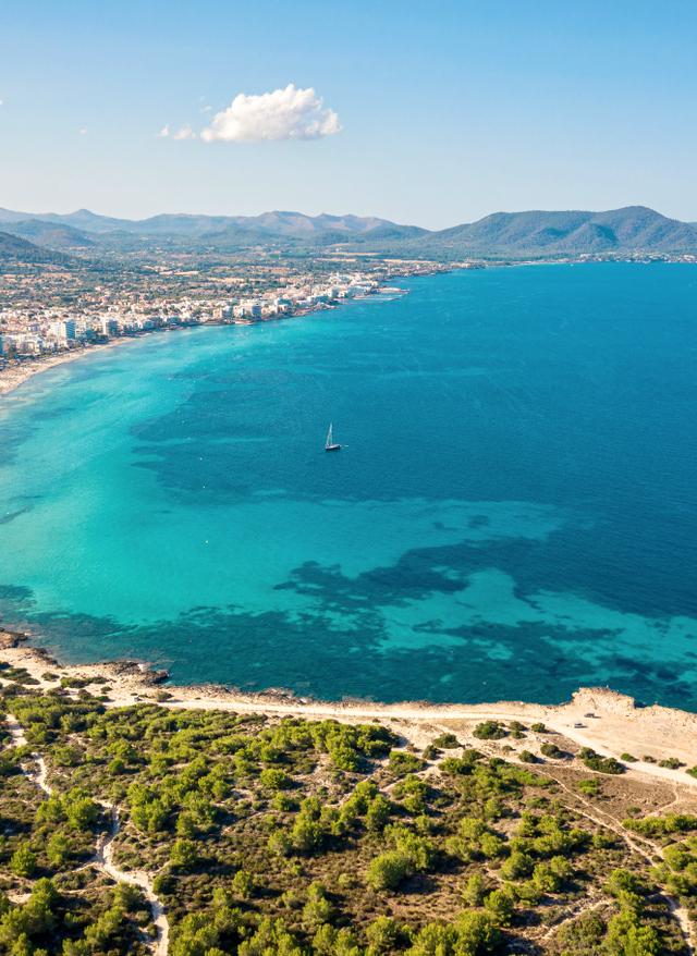 spanien-mallorca-cala-millor-strand-luftaufnahme-s-529661-AdobeStock-398844559.jpeg