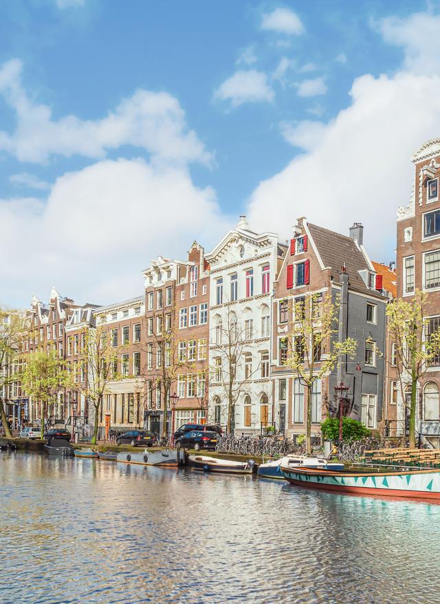 Summer in the City GettyImages-637828918_Summer_in_the City_GJ2626_NU-3-LP.jpg