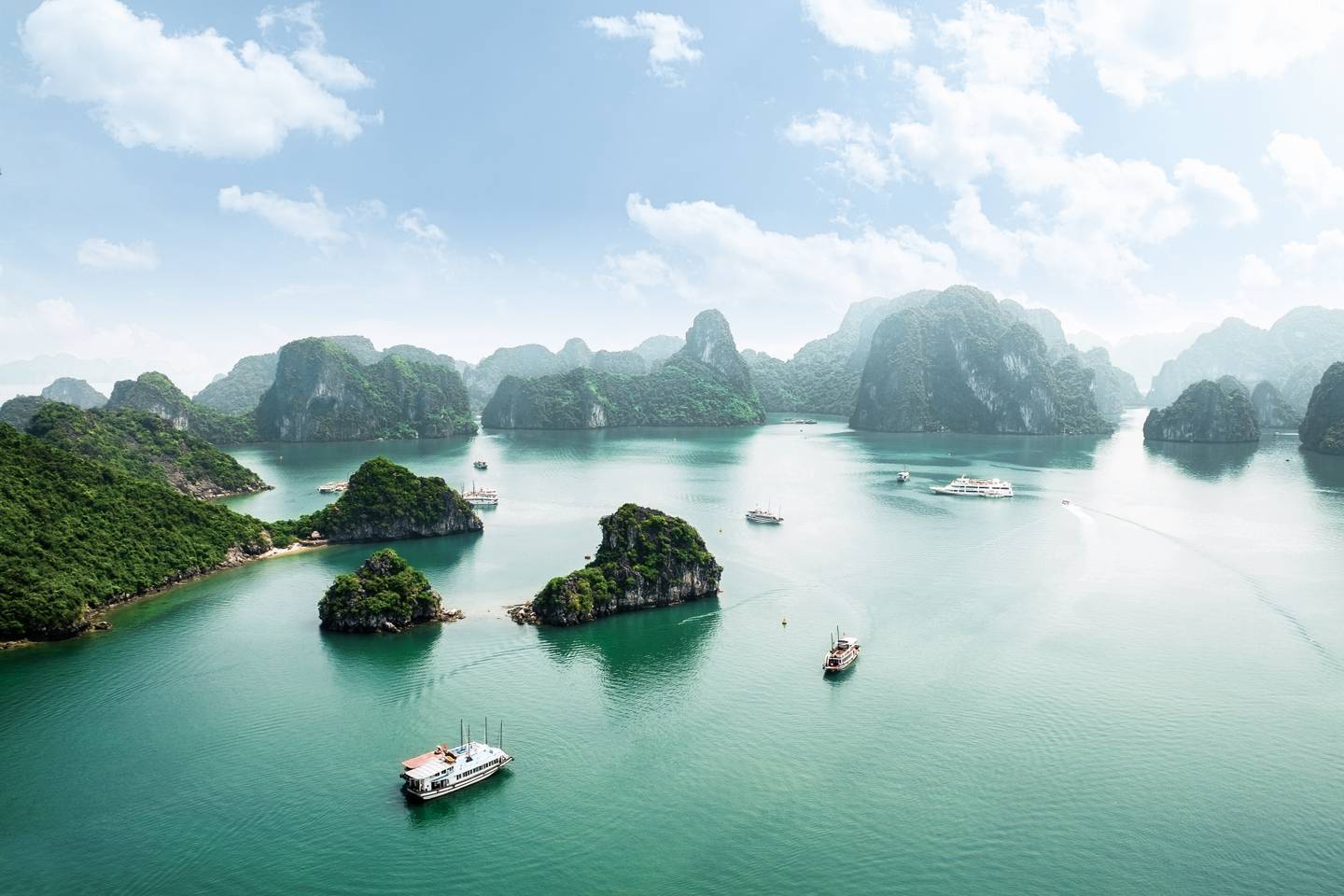 bltfb880925fc257680-Vietnam-Halong-Bucht-Luftaufnahme-g538657102.jpg Vietnam-Halong-Bucht-Luftaufnahme-g538657102.jpg