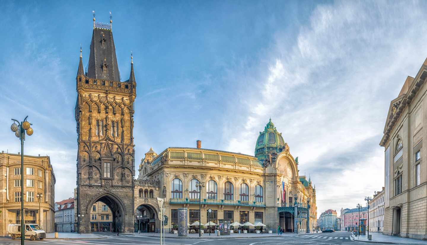 tschechien-prag-pulverturm-g-1499154375.jpg