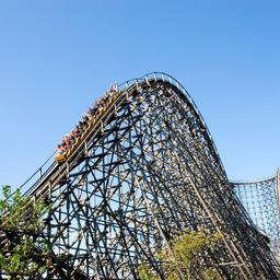 freizeitpark-achterbahn-g-78059265.jpg