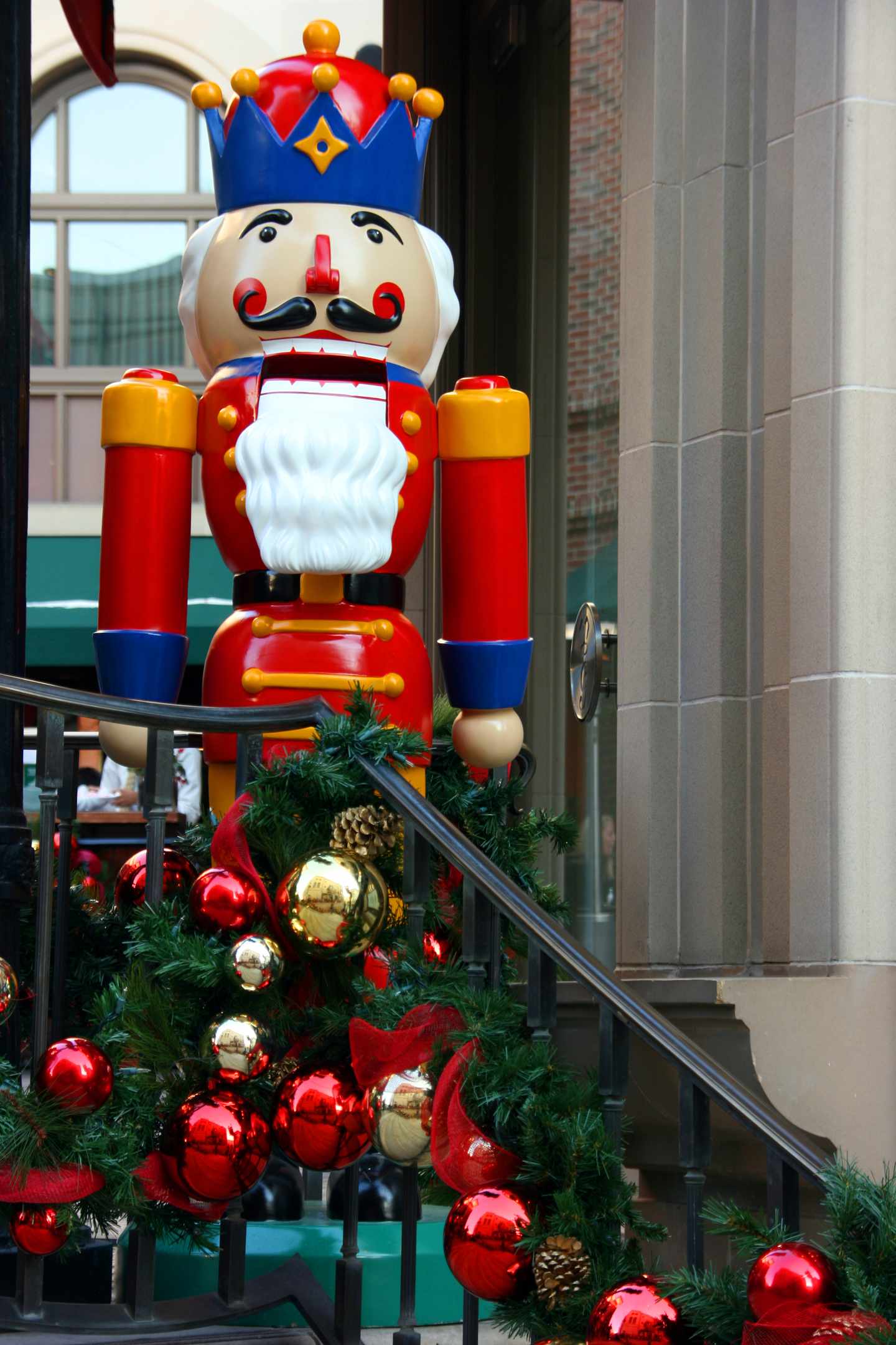 blt38a210db3b15e156-GettyImages-144727211.jpg Christmas Shopping in New York