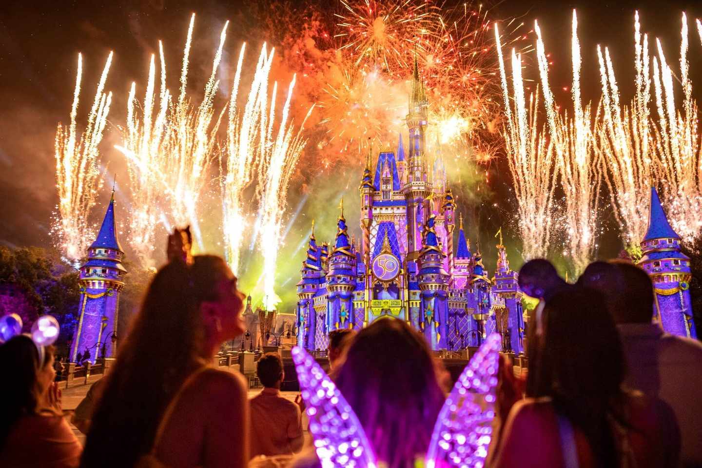disney-world-resort-magic-kingdom-feuerwerk.jpg