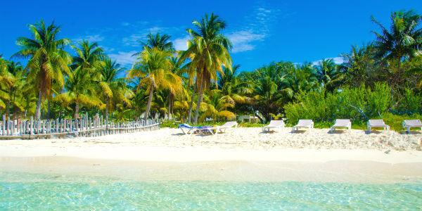 Isla_Mujeres_Mexico_Yucatan_Strand_GettyImages-492600949.jpg