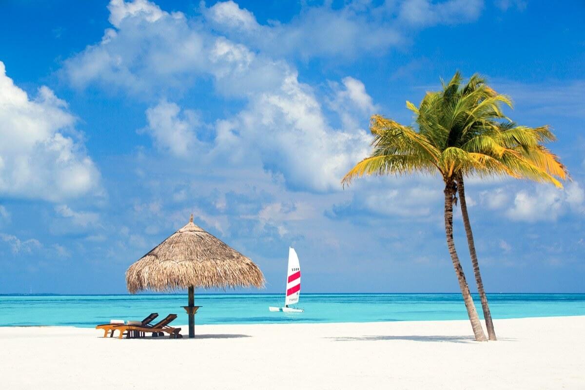 malediven-reisezeit-atmosphere-kanifushi-p-t49715.jpg