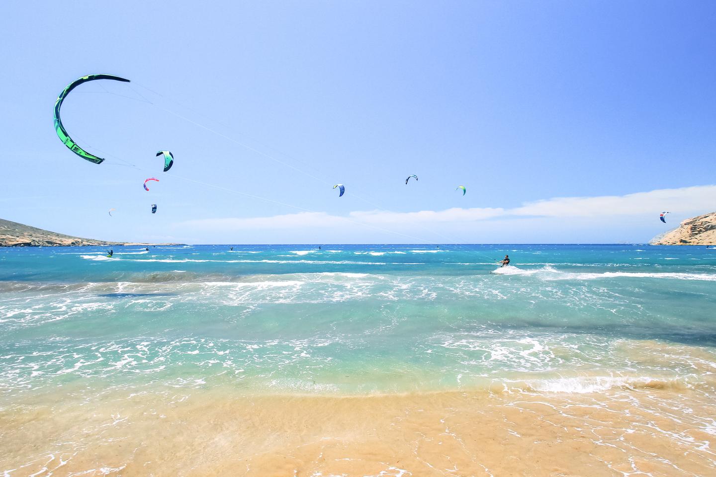 blt5332ad24980a72b9-GR782C_1.JPG griechenland-rhodos-prasonisi-strand-kitesurfer-g-916183972
