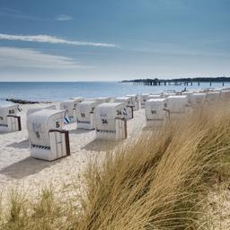 deutschland-schleswig-holstein-timmendorfer-strand-strandkoerbe-g-147642564.jpg