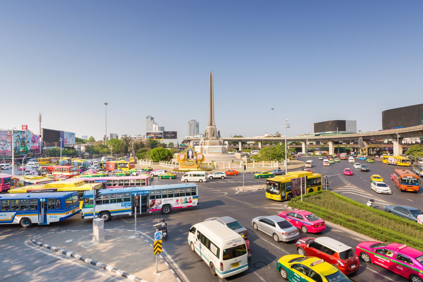 thailand-bangkok-stadtverkehr-t-534127290.jpg