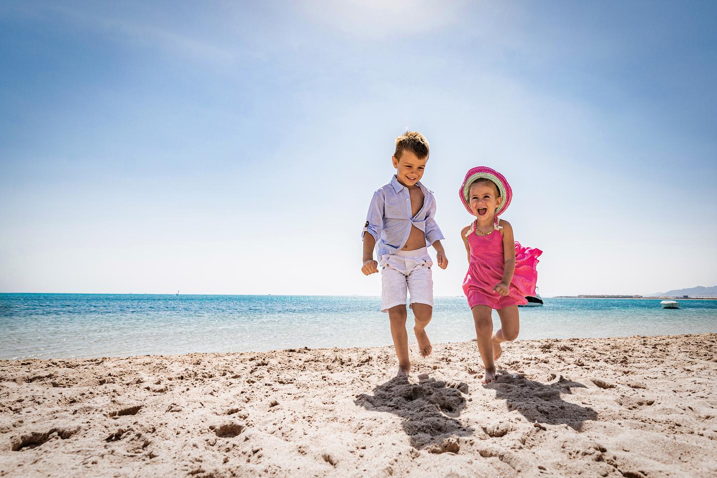 tunesien-strand-familie-kinder-g-1385628354.jpg