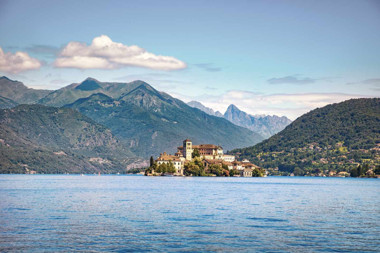 italien-orta-see-san-giulio-g-896040740.jpg