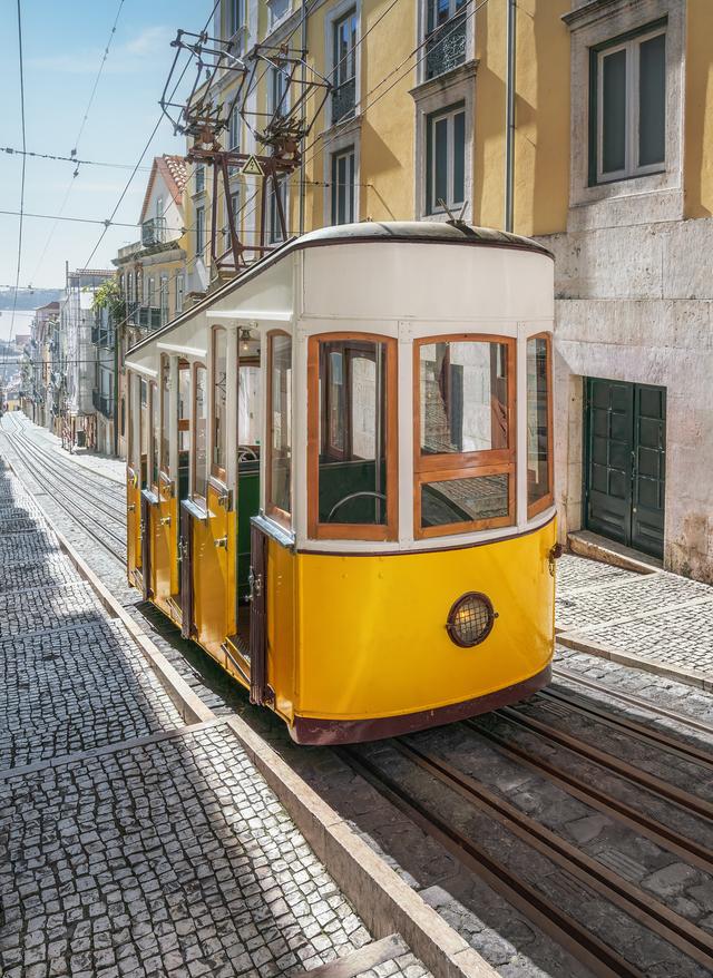 Hotel in Lissabon buchen Stadtseilbahn Lissabon