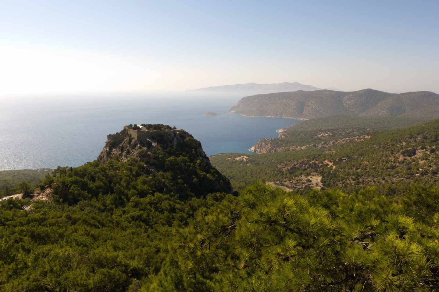 griechenland-rhodos-monolithos-g-178502266.jpg