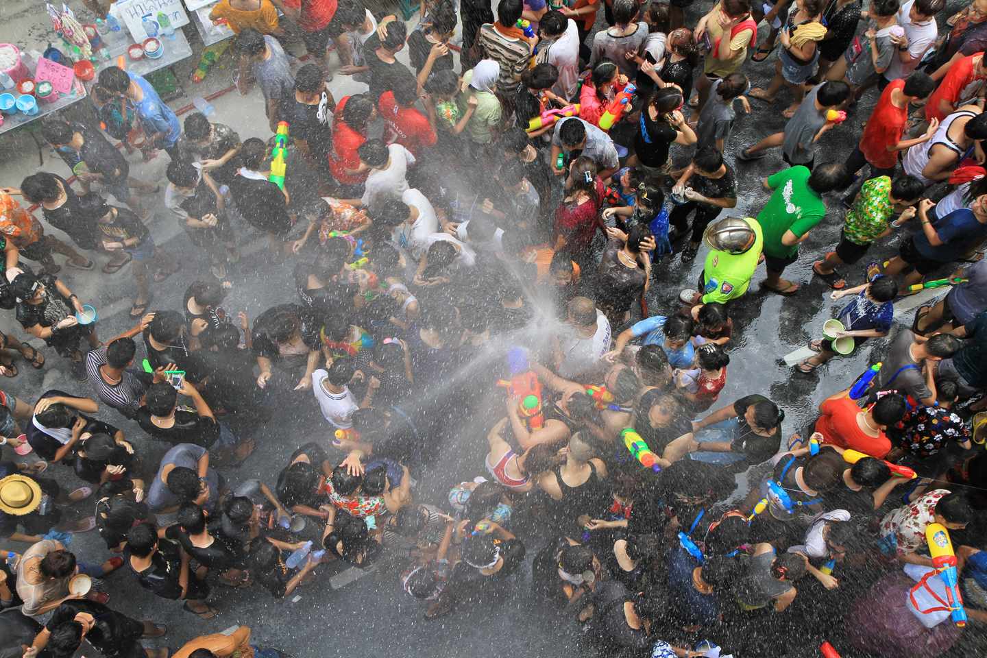 thailand-wasserfest-songkran-t-628537392.jpg