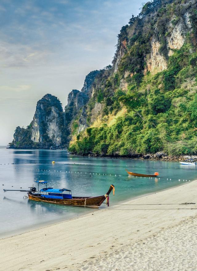 Zu den Angeboten Winterurlaub in Thailand - Strand und Dschungel