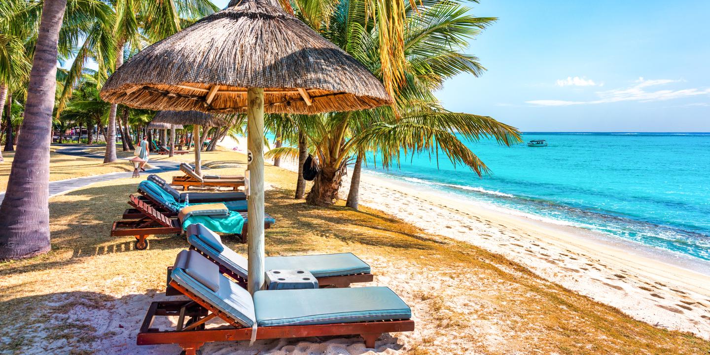 mauritius-le-morne-strand-g-2153399028.jpg