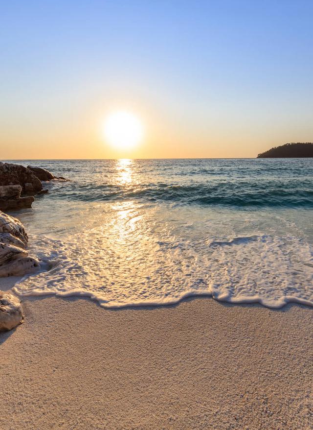griechenland-thassos-marble-beach-g-994066864.jpg