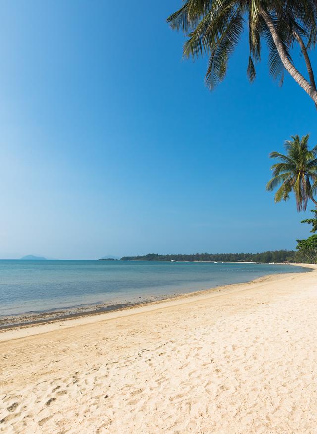 thailand-koh-chang-strand-haengematte-t-610865226.jpg