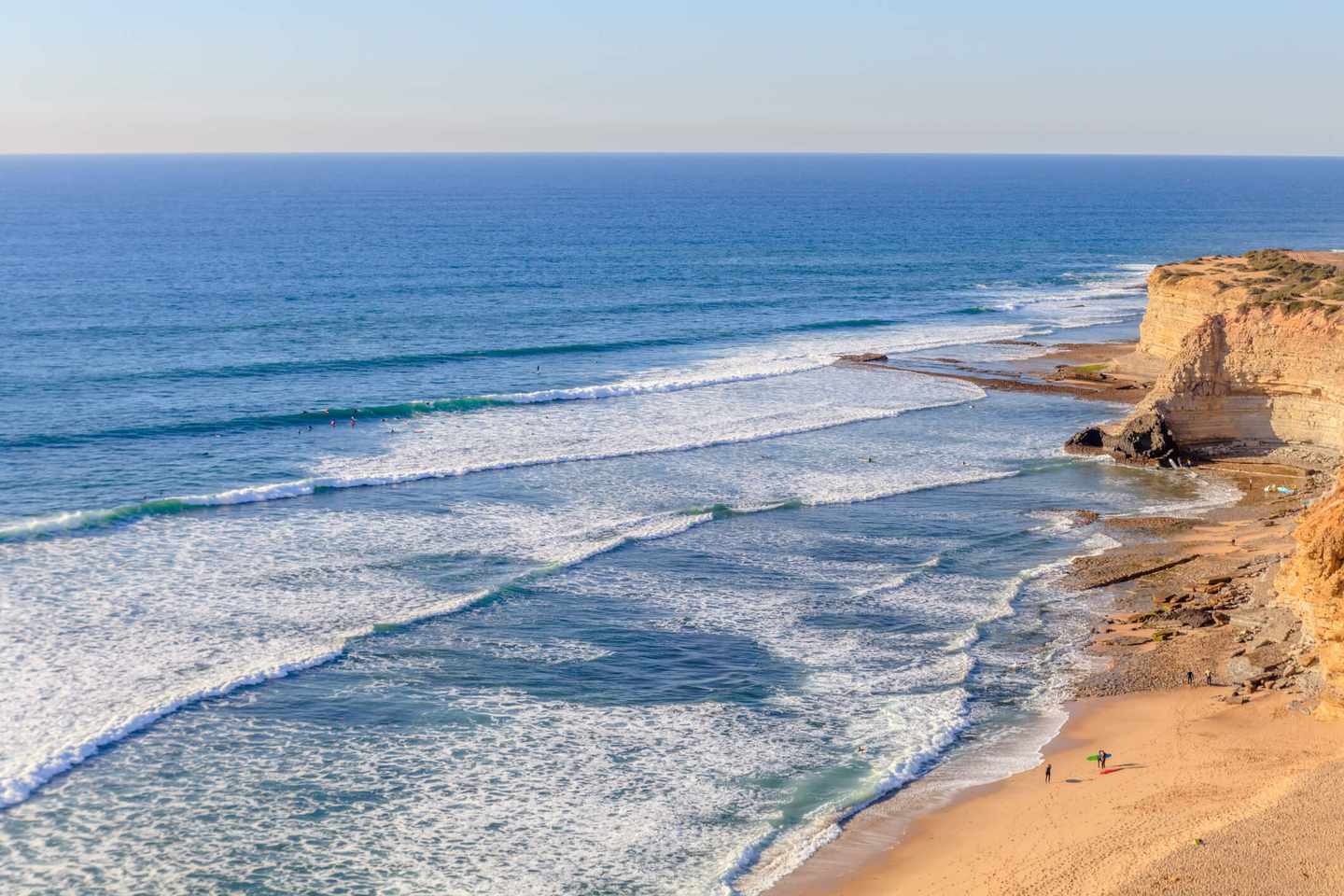 portugal-ericeira-strand-g-903349650.jpg