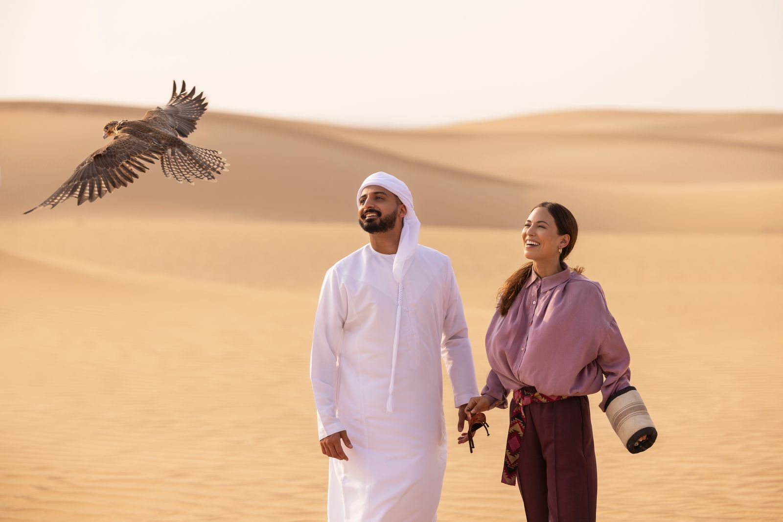 Falknerei Abu Dhabi in der Wüste