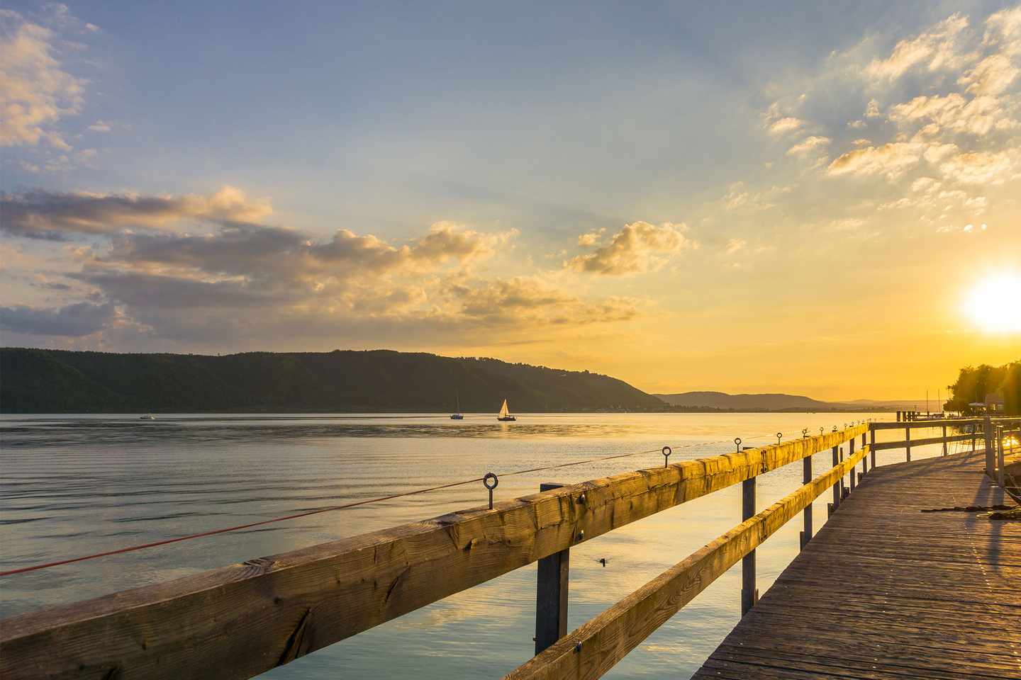 deutschland-bodensee-schoenste-straende-sonnenuntergang-am-strandbad-langenargen-g-1027238564.jpg
