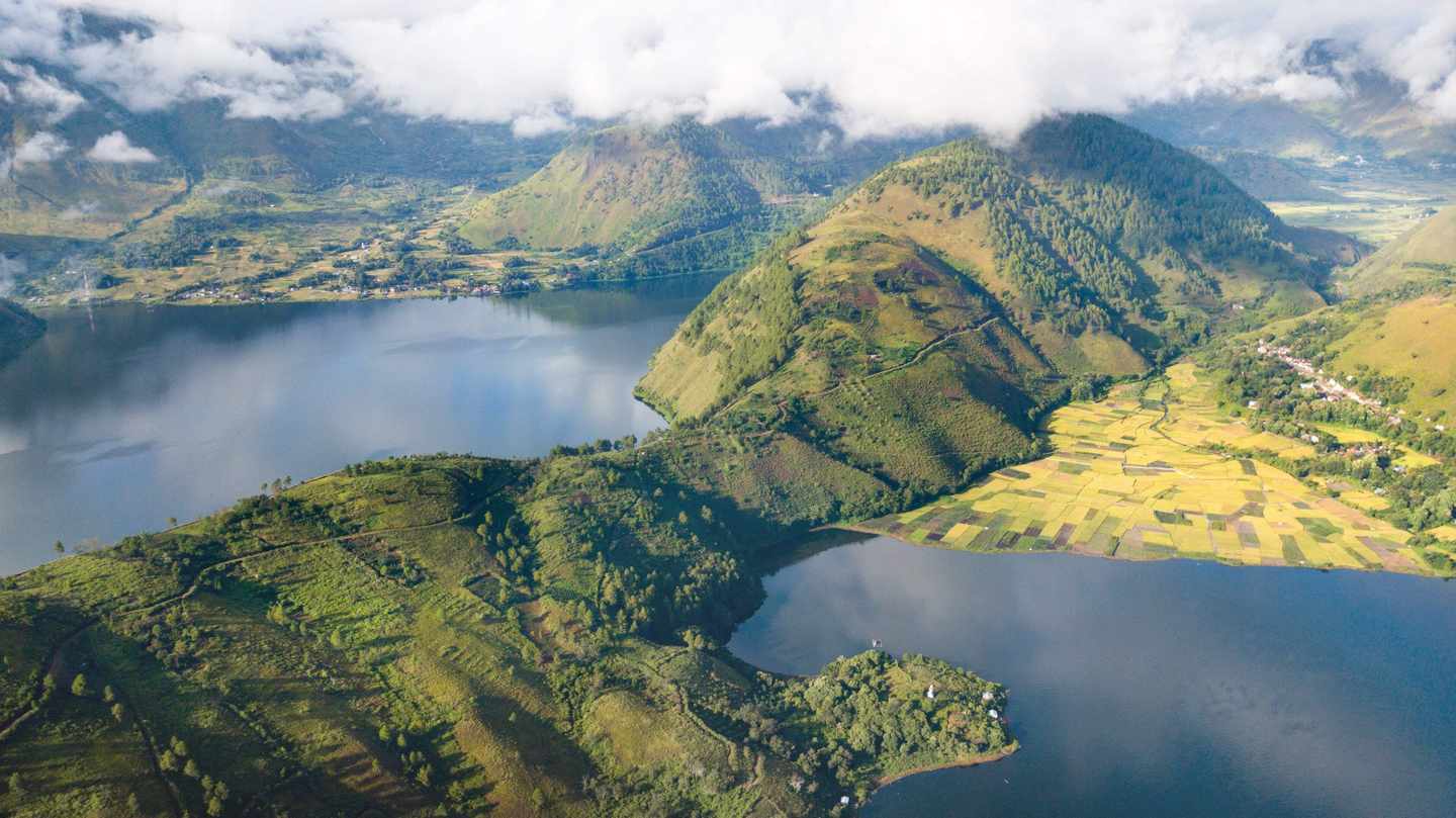 sumatra-toba-see-t-904571528.jpg