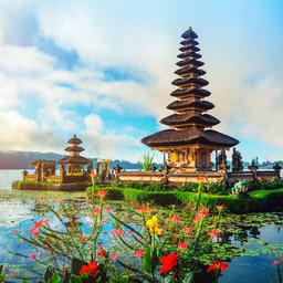 bali-pura-ulun-danu-g-504985488.jpg