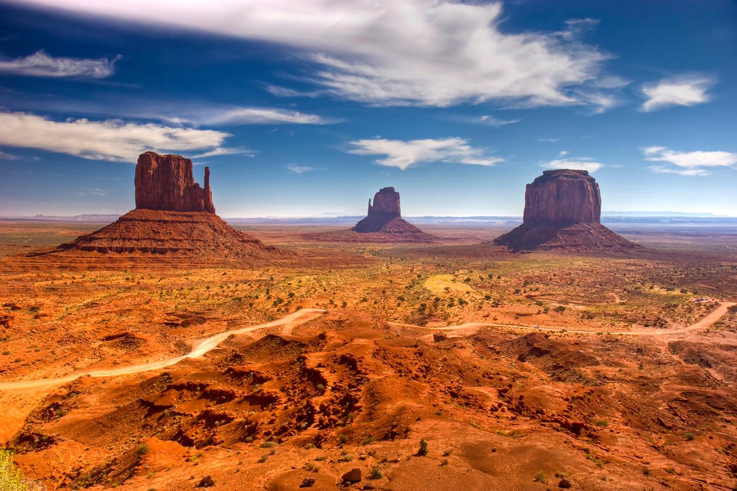 blt2ba713fcd9160830-usa-arizona-utah-monument-valley-t-108223026.jpg usa-arizona-utah-monument-valley-t-108223026.jpg
