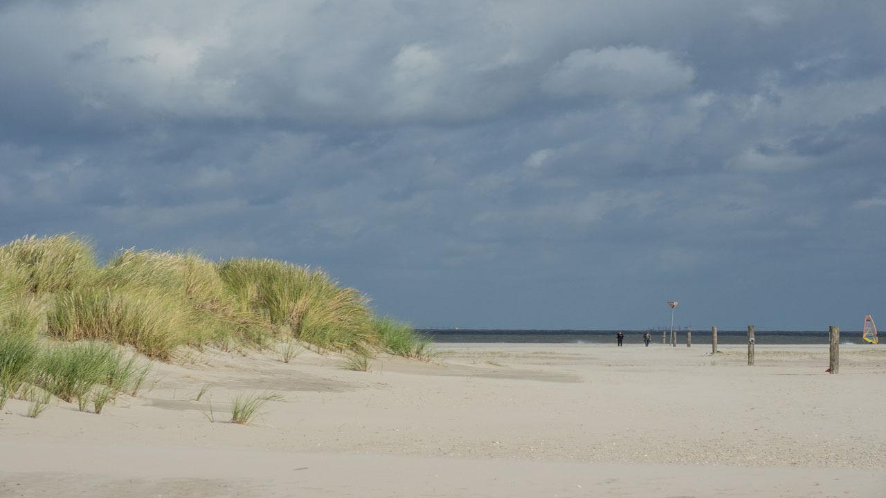 spiekeroog-insel-nordsee-strand-duenen-t-851001152.jpg