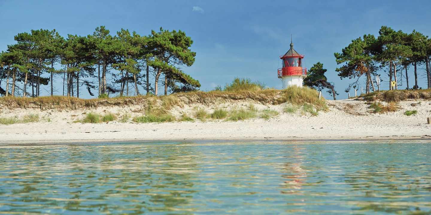 deutschland-hiddensee-leuchtturm-gellen-dertour-g-579730846.jpg