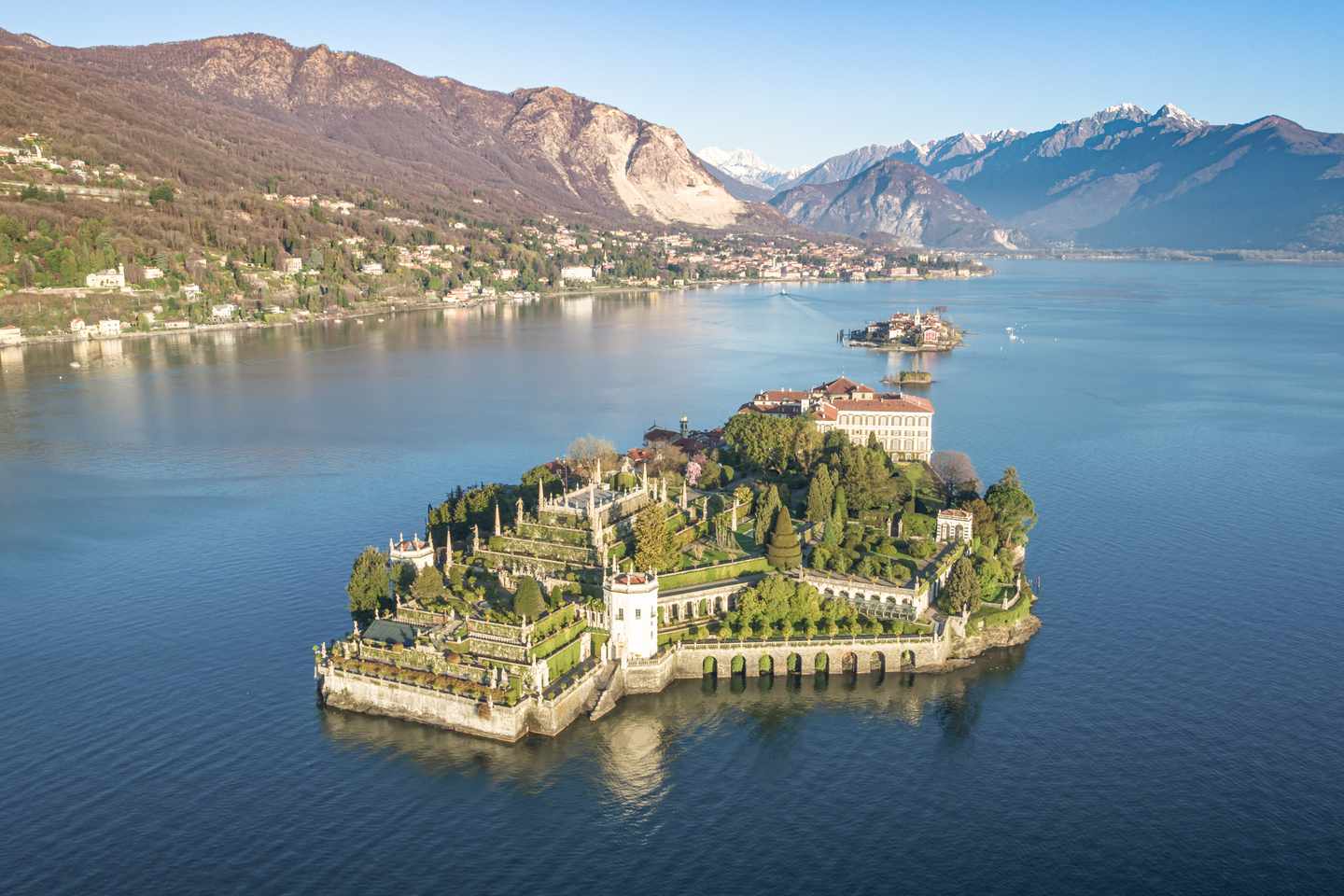 italien-lombardei-lago-maggiore-insel-g-517613178.jpg