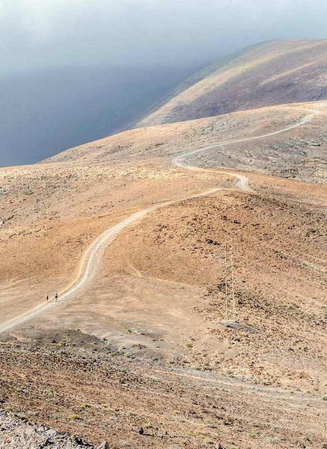 Wanderurlaub Kanaren spain-fuerteventura-pico-de-la-zarza-mountain-pfad-g-1138650186.jpg