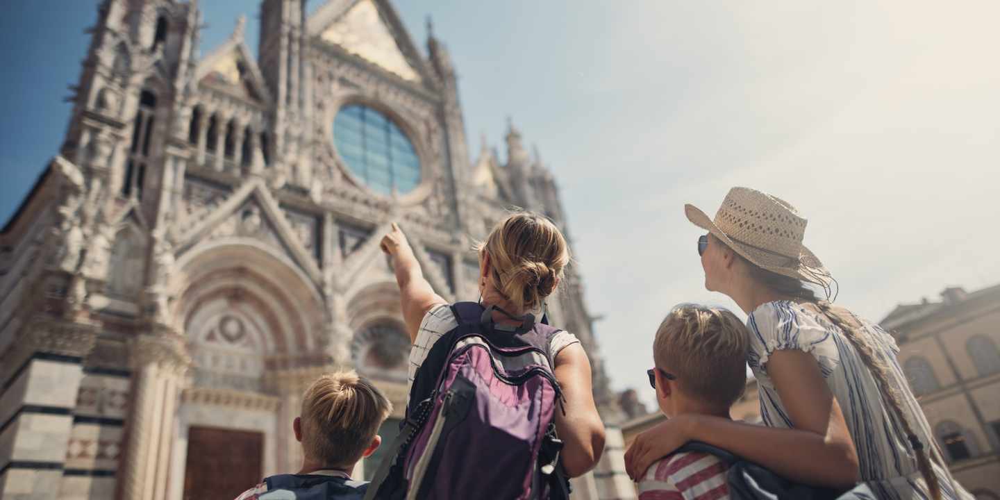 italien-toskana-familien_sightseeing-g-1047800728.jpg