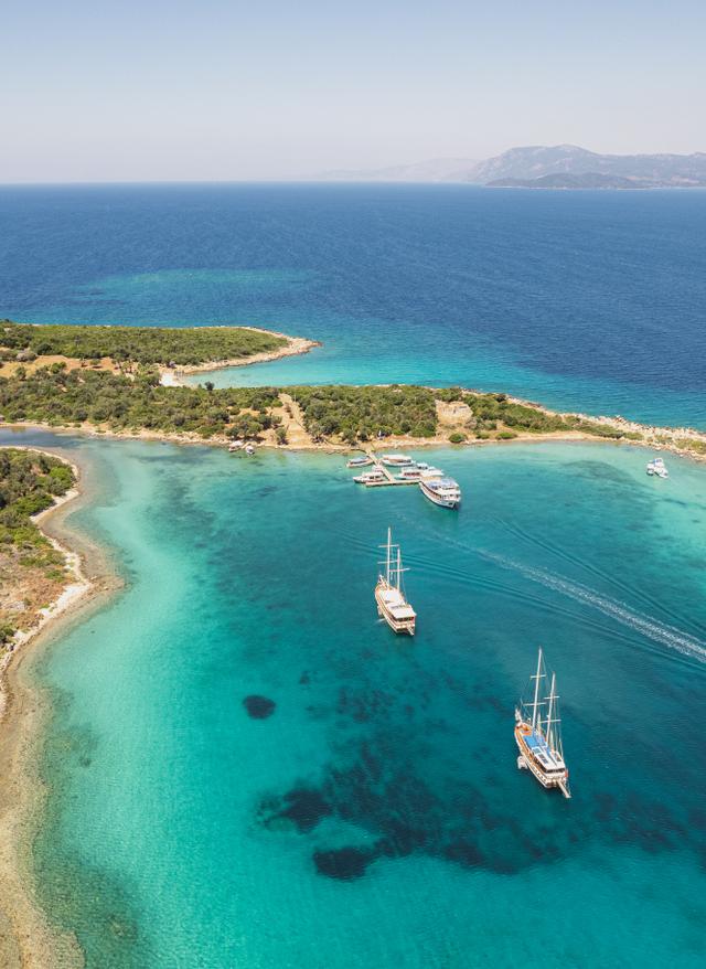 Segeln in der Türkei: Segelboot im Ozean