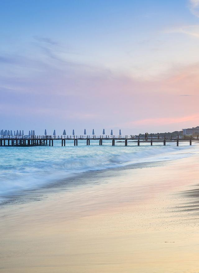 Side Strand tuerkei-tuerkische-riviera-side-schoene-strandlandschaft-bei-sonnenuntergang-g-1024896508.jpg