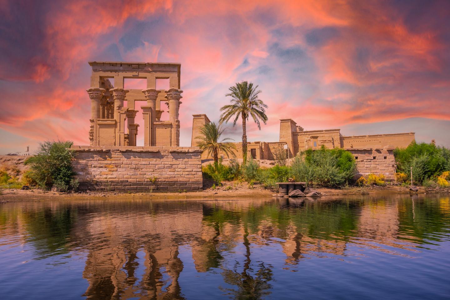 blt6353c19b2a75a4a6-_gypten-Assuan-Tempel-am-Nil-g-1325263388.jpg aegypten-hurghada-assuan-philae-tempel-g1300621492.jpg
