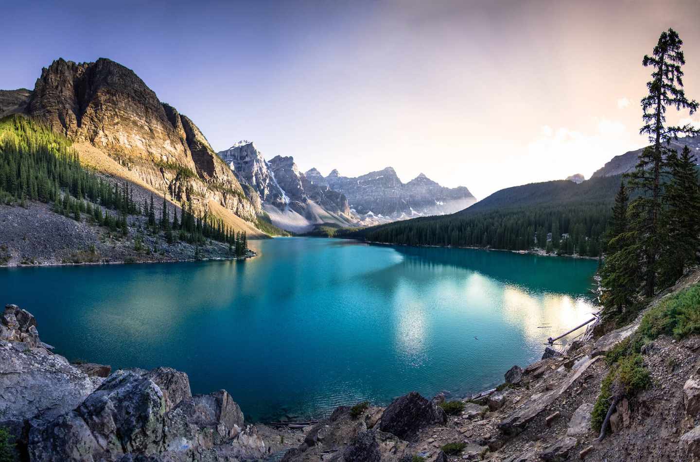 kanada-alberta-banff-moraine-lake-g-483771218.jpg