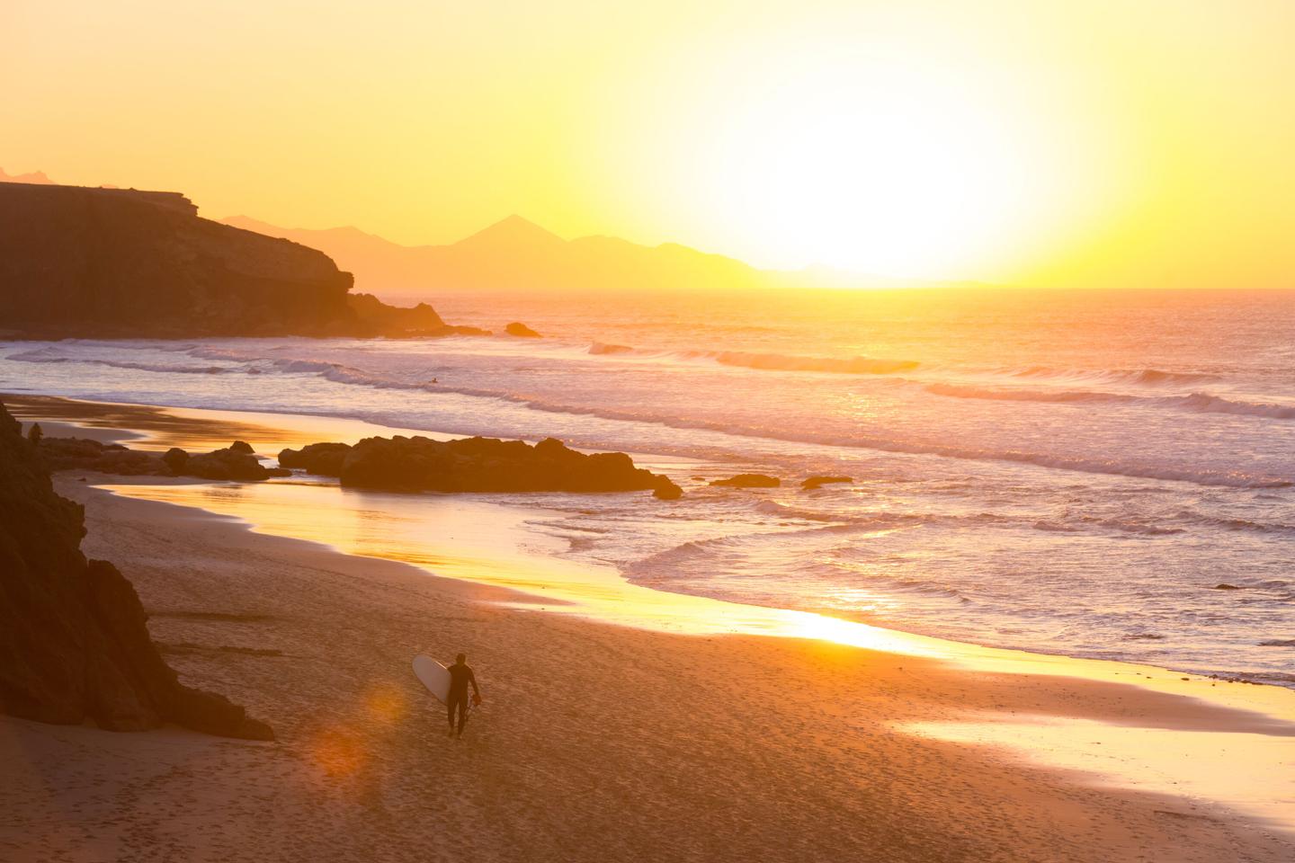 spanien-kanaren-strand-sonnenuntergang-t-514851264.jpg