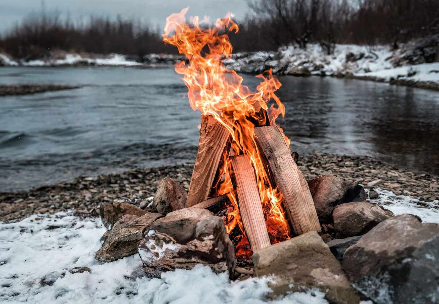 deutschland-winter-lagerfeuer-g-1209468987.jpg