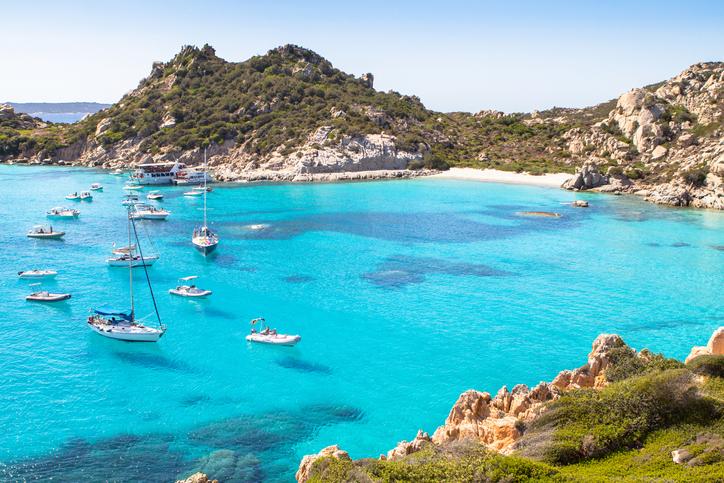 italien-sardinien-boote-g-886958930.jpg