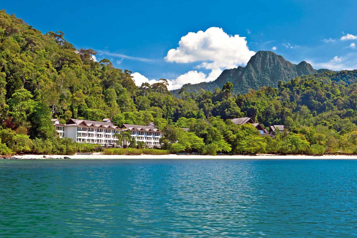 malaysia-langkawi-see-berglandschaft-p-c45507.jpg