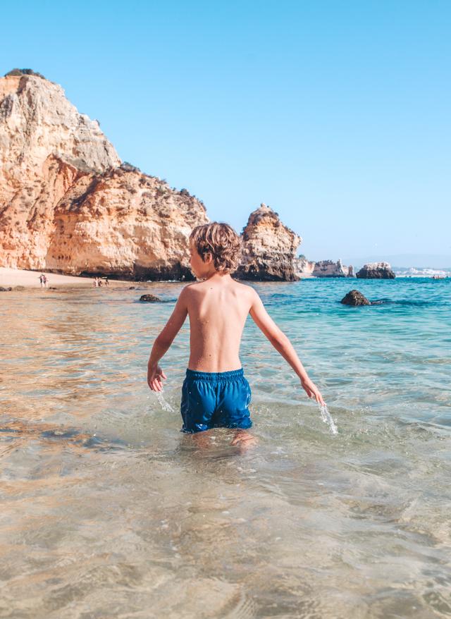 Familienurlaub Portugal portugal-kinder-strand-g-1131380540.jpg