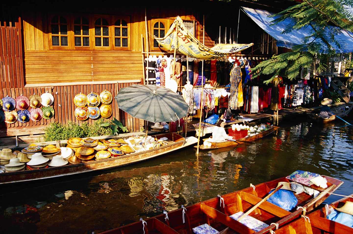 thailand-bangkok-schwimmender-markt-t-78397858.jpg