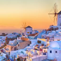 griechenland-santorini-panorama-sonnenuntergang-g-1328117156.jpg