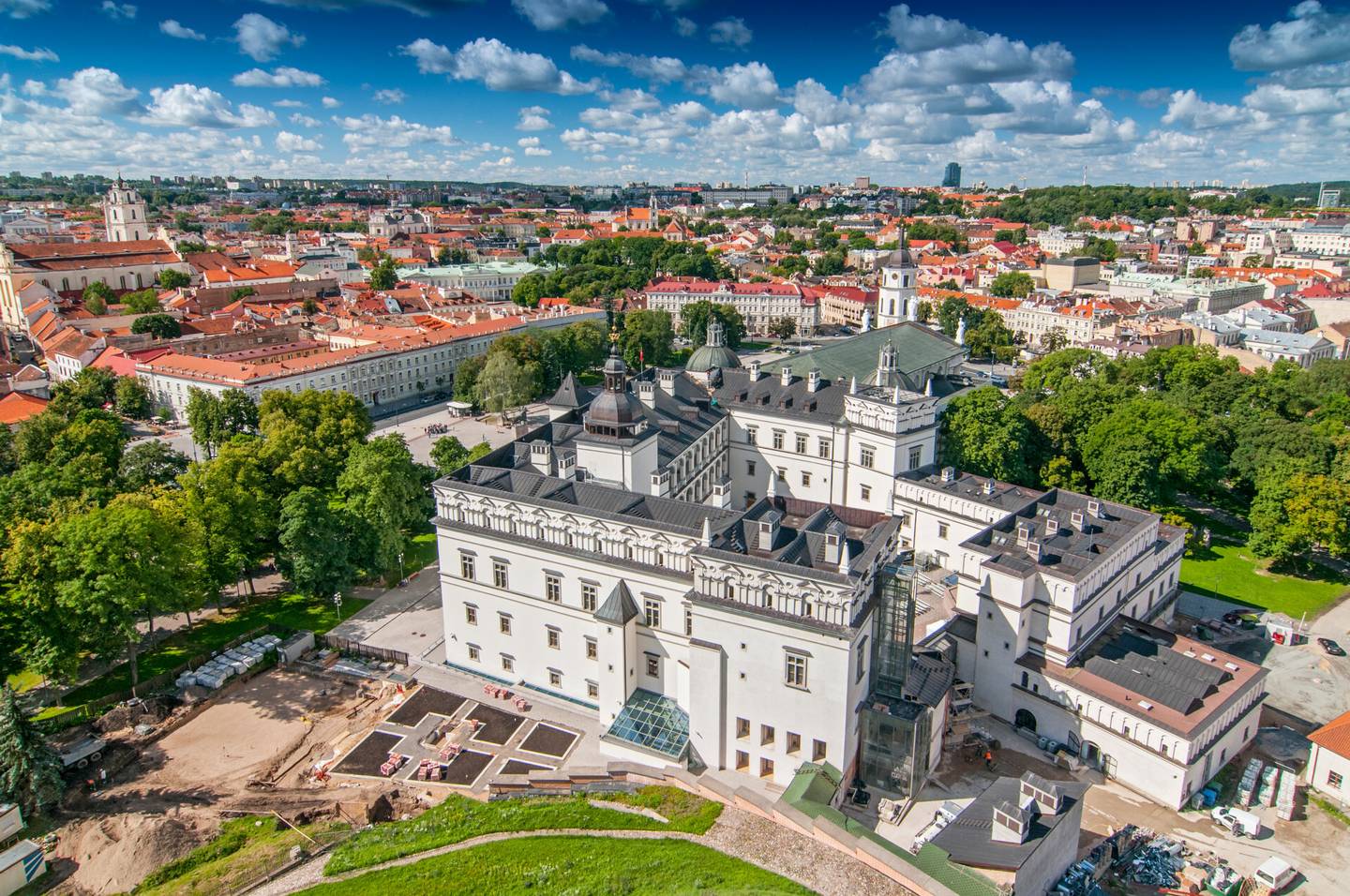 blt5f811910cf7613a9-litauen-vilnius-panorama-klein-g-660408820.jpg litauen-vilnius-panorama-klein-g-660408820.jpg