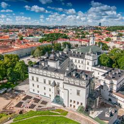 litauen-vilnius-panorama-klein-g-660408820.jpg