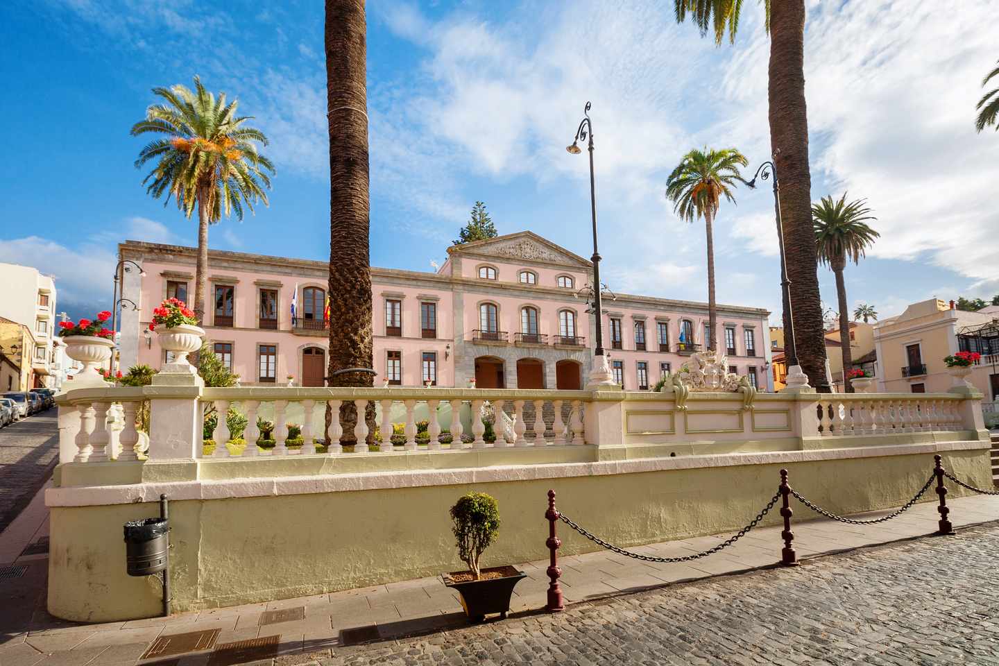 spanien-kanaren-teneriffa-la-orotava-rathaus-g-467989482.jpg