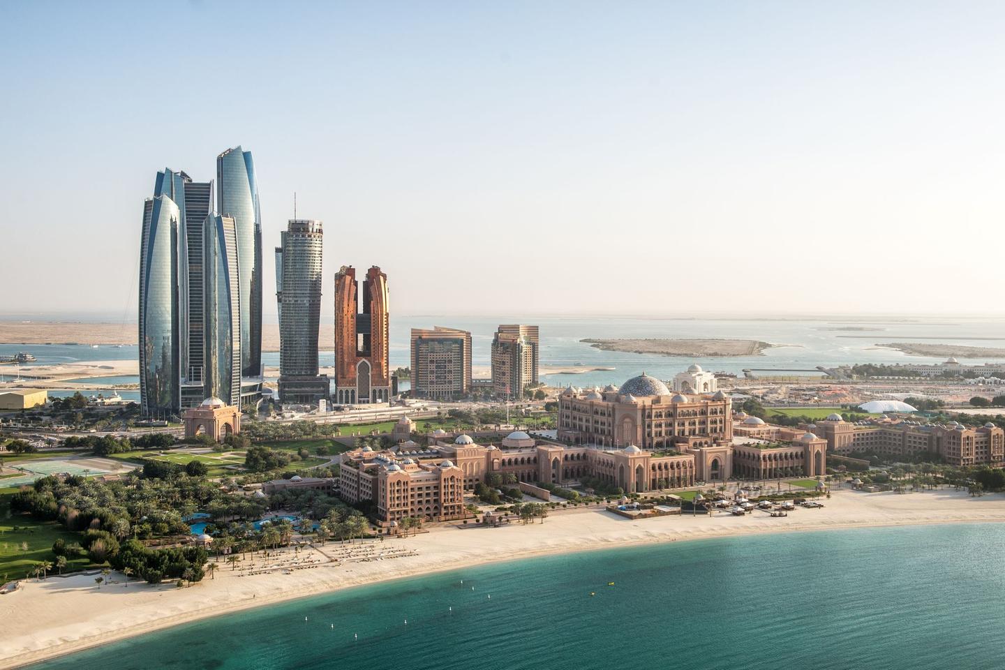 vae-abu-dhabi-g-490695418.jpg