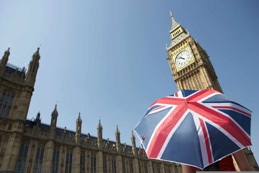 london-houses-of-parliament-und-big-ben-t-200469324-001.jpg