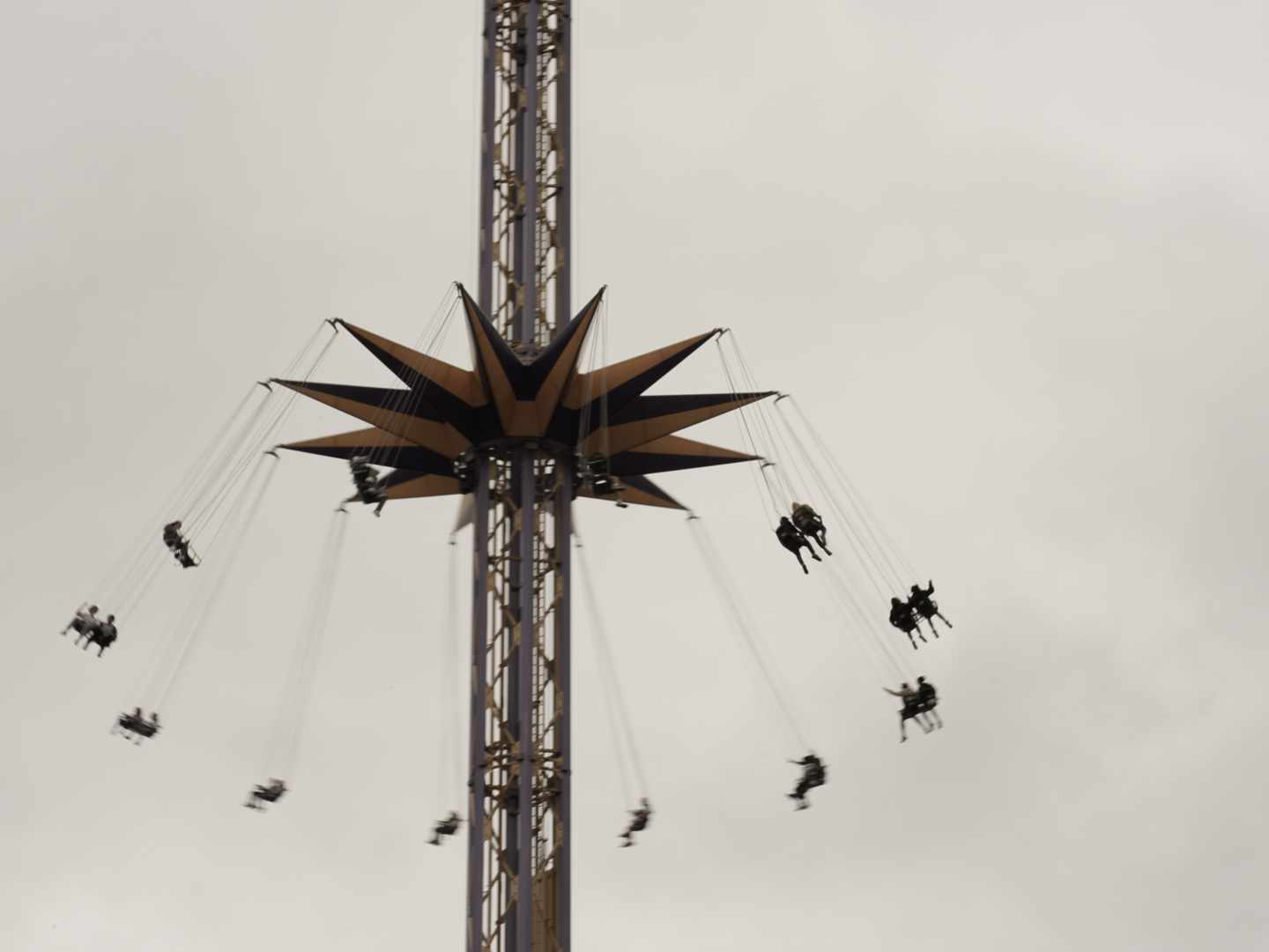 kanada-british-columbia-vancouver-playland-freizeitpark-kettenkarussel-g-1404099467-2.jpg
