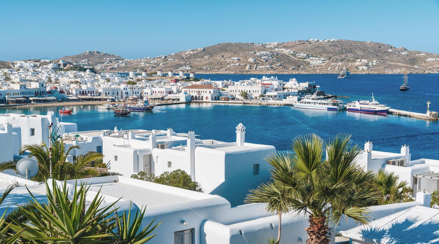 griechenland-mykonos-hafen-und-stadt-g-672664688_v2.jpg